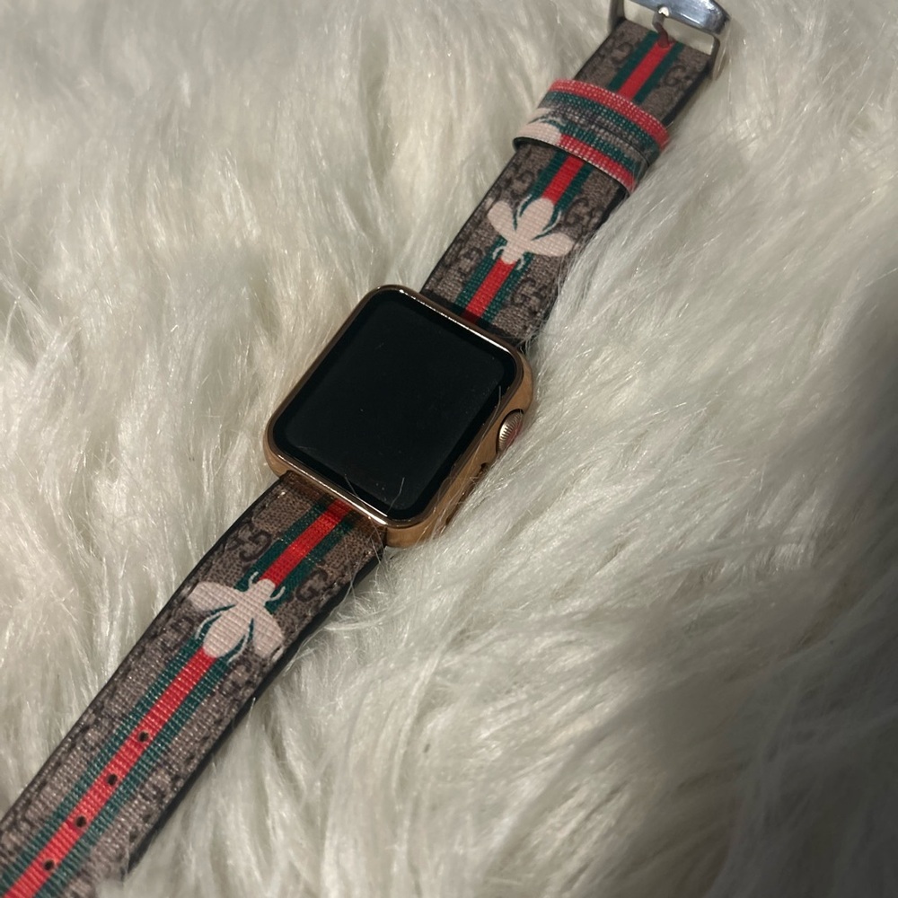 Series 3 Smartwatch - Gold